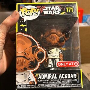 Funko Pop Star Wars Admiral Ackbar in Brown and White